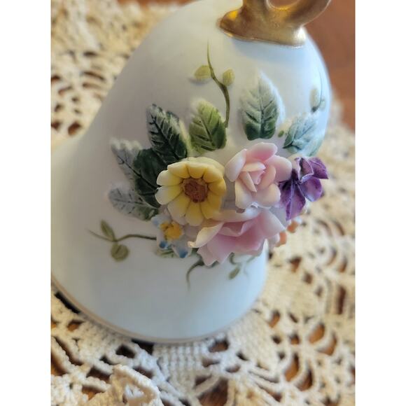 White Dinner Bell 3D Floral Made in Japan Collectible Decorative Ceramic - Picture 4 of 9